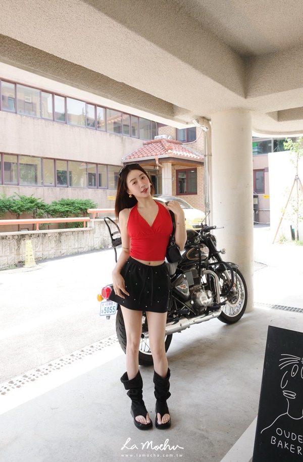 V領繞脖美背背心
